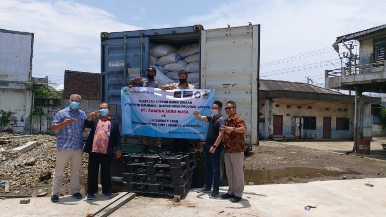 Swarna Agro, a government-supported Indonesia coffee company, shipping a full container of wholesale Arabica and Robusta coffee beans to the UAE, an event facilitated by the Indonesian FTA Center and Disperindag, demonstrating proven export logistics and supply chain reliability.
